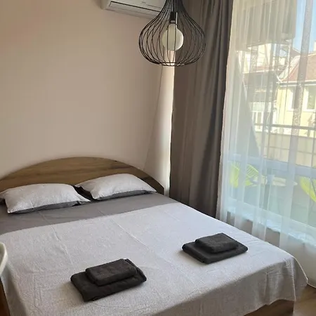 Happy 2 アパート